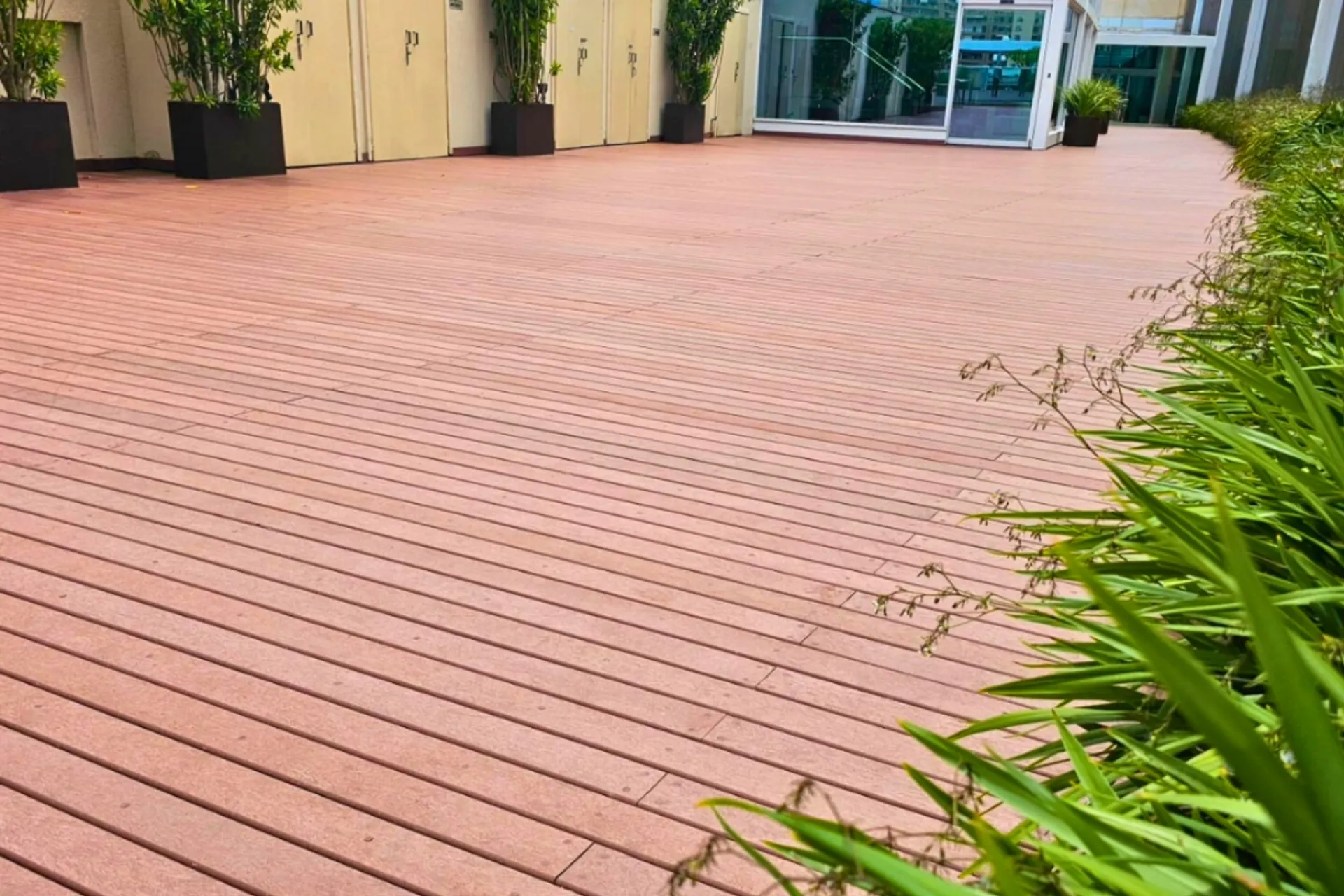 EcoDeck Gaia em área externa
